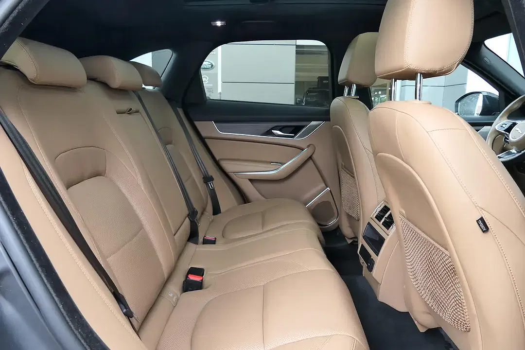 Jaguar F-Pace P400e 4x4 S - Thumbnail 12