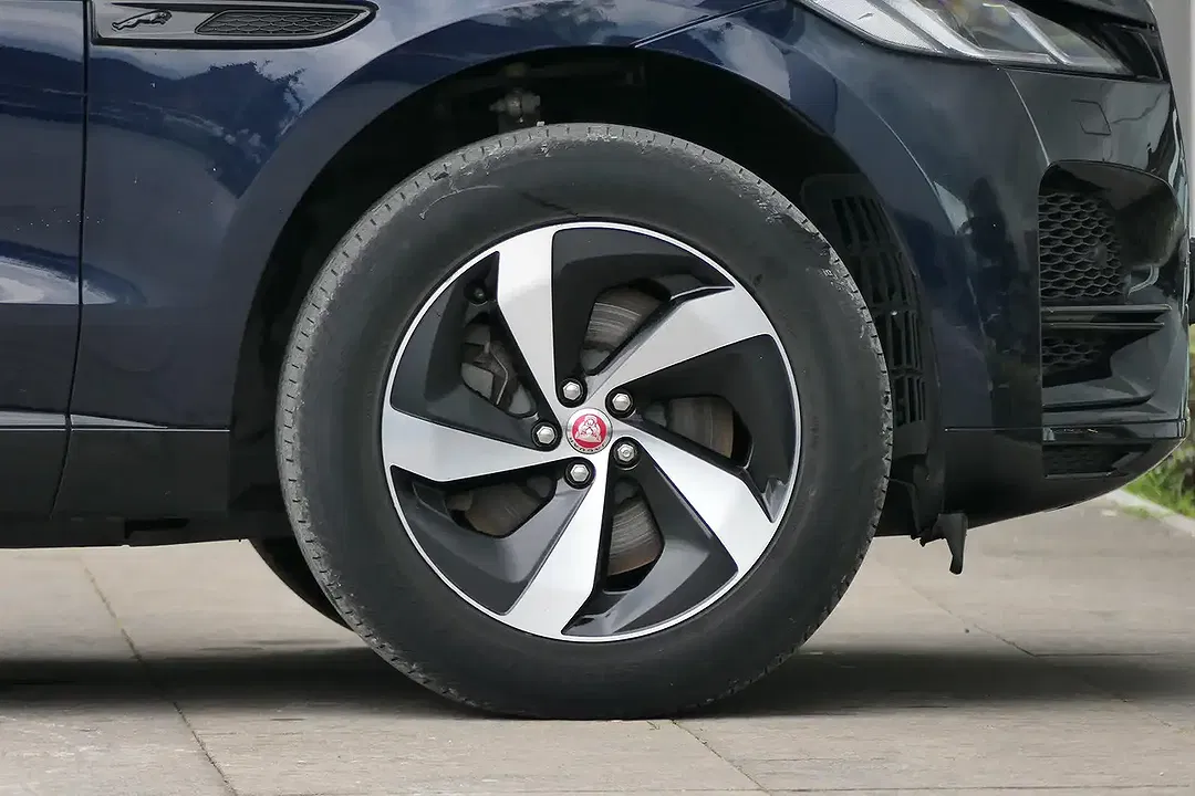 Jaguar F-Pace P400e 4x4 S - Thumbnail 4
