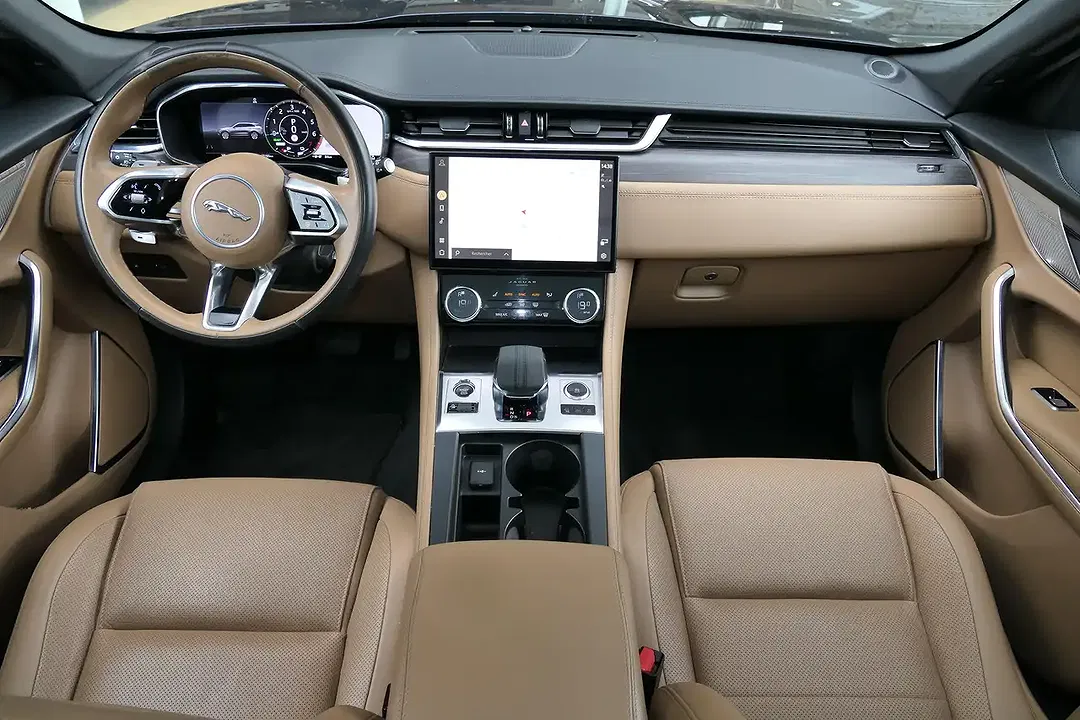 Jaguar F-Pace P400e 4x4 S - Thumbnail 6