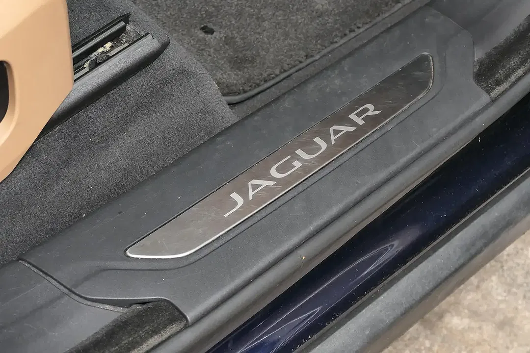 Jaguar F-Pace P400e 4x4 S - Thumbnail 7