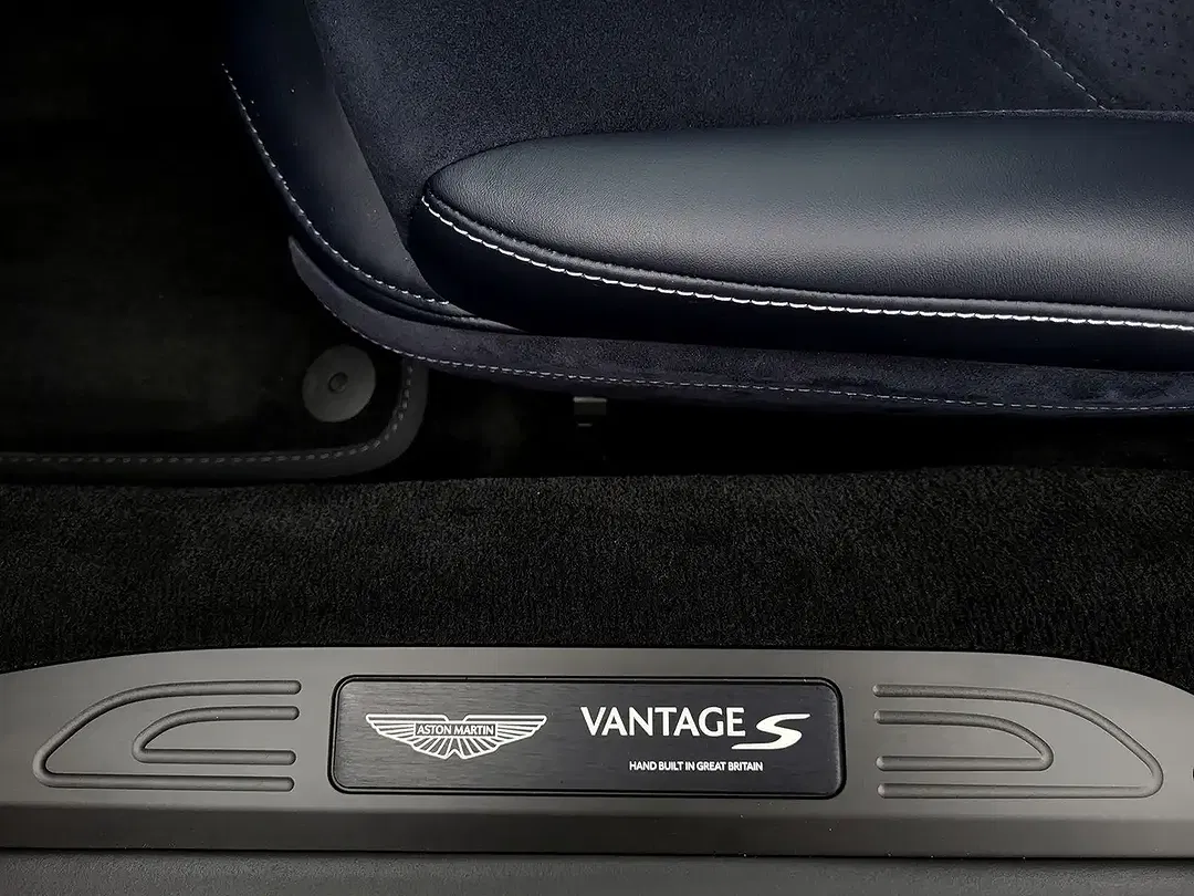 Aston Martin V8 S Coupe - Thumbnail 11