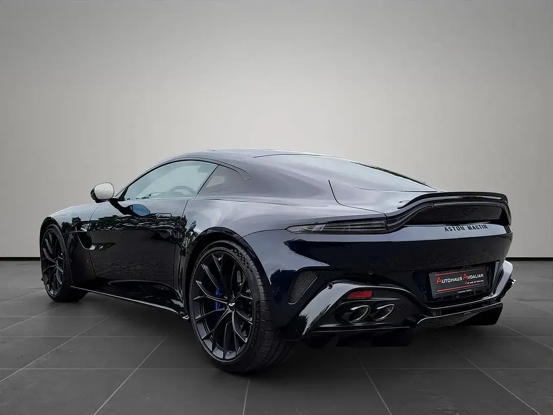Aston Martin V8 S Coupe - Thumbnail 3