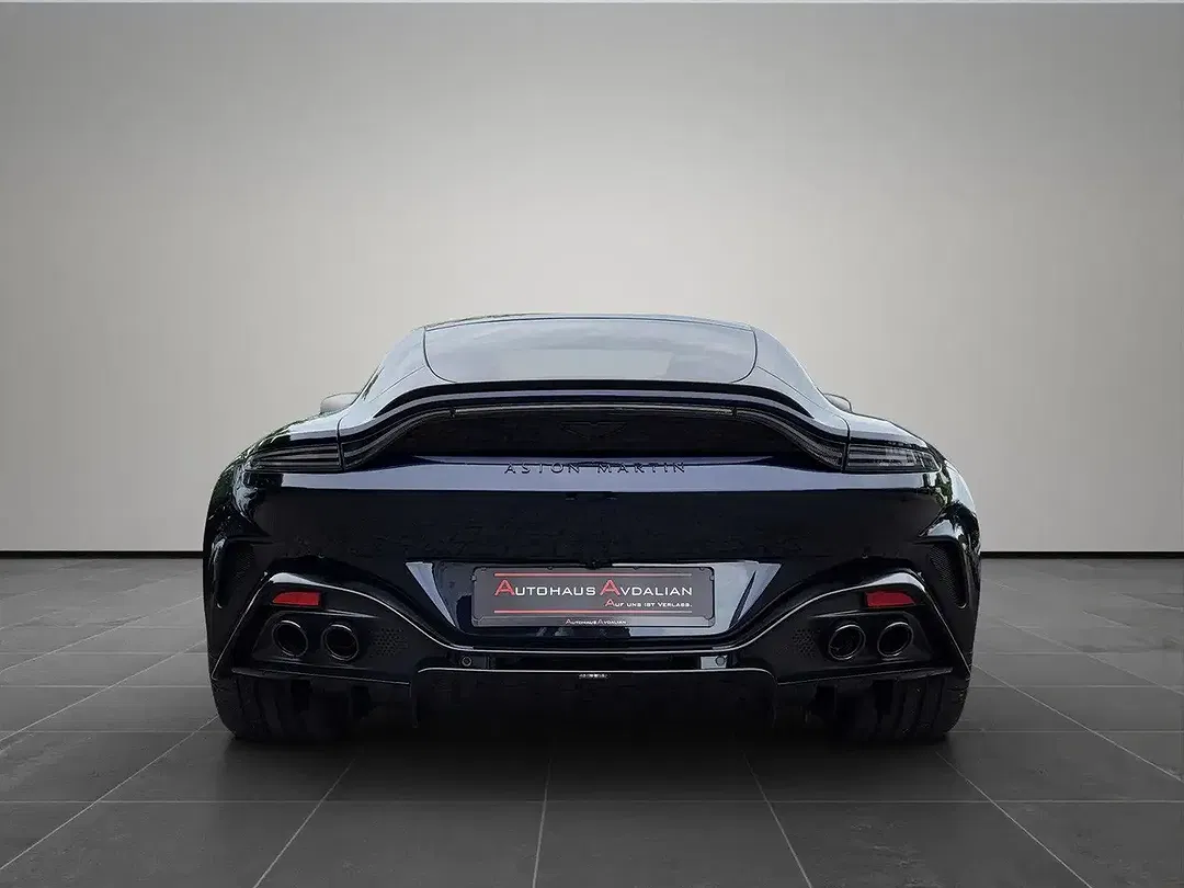 Aston Martin V8 S Coupe - Thumbnail 4