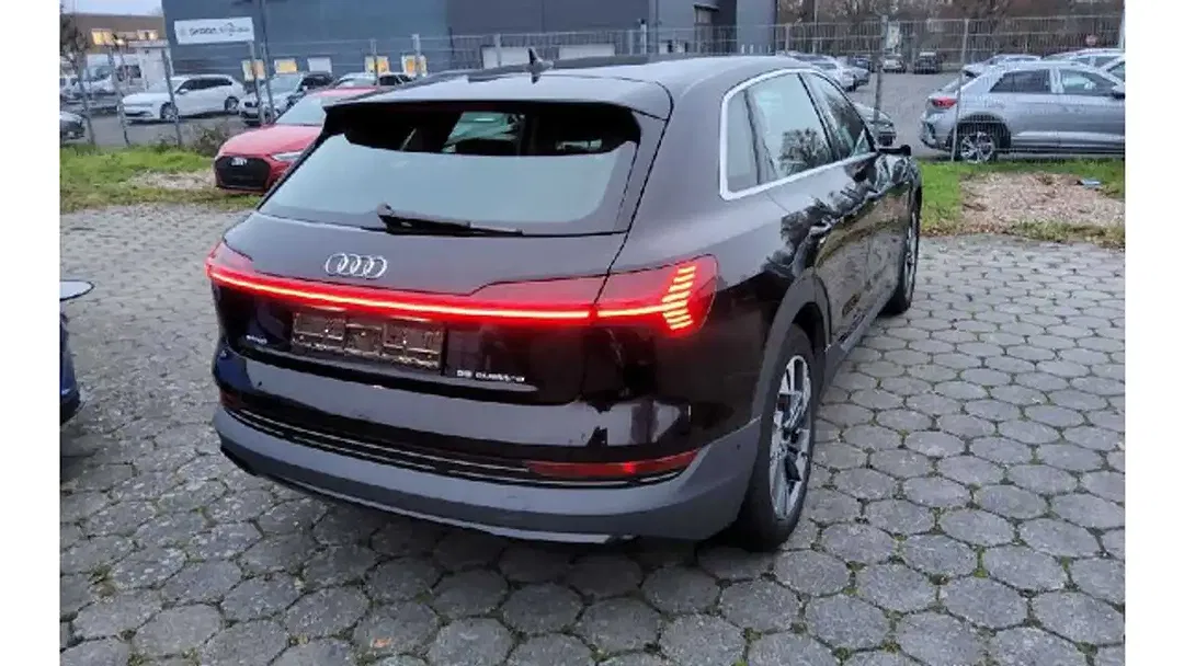 Audi Q8 e-tron 55 quattro - Thumbnail 3