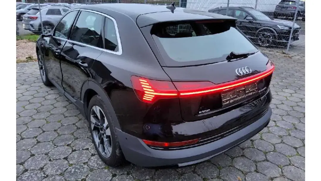 Audi Q8 e-tron 55 quattro - Thumbnail 4