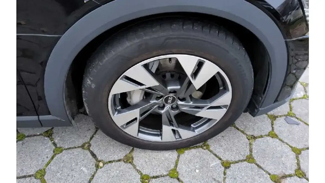 Audi Q8 e-tron 55 quattro - Thumbnail 7