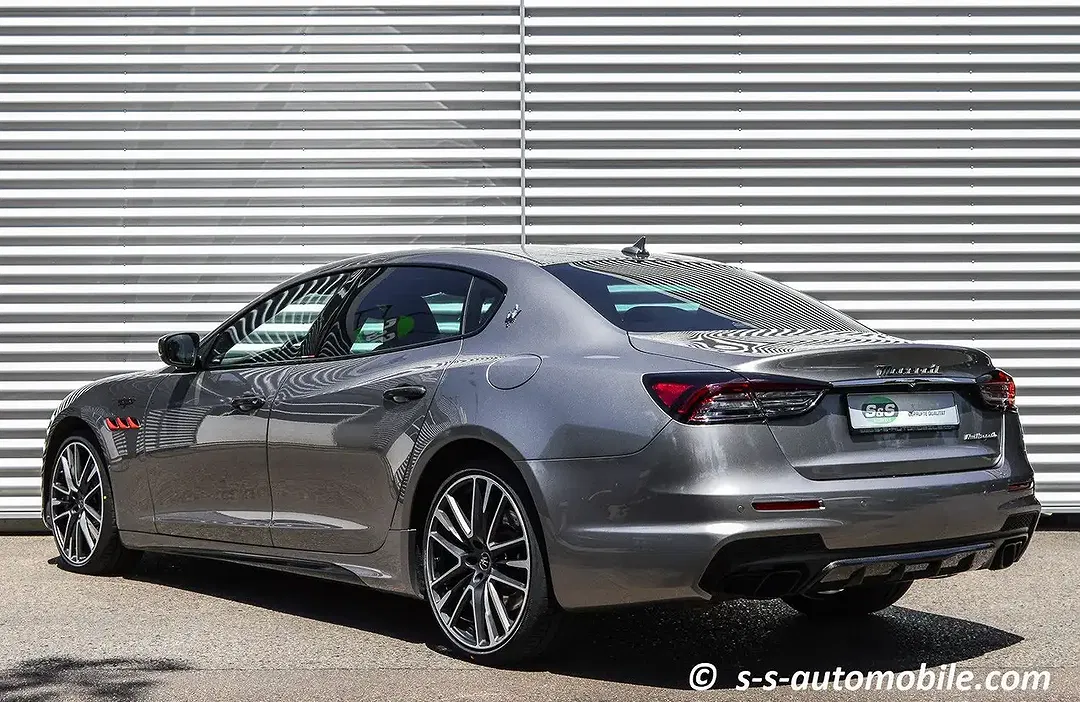 Maserati Quattroporte V8 Trofeo - Thumbnail 11