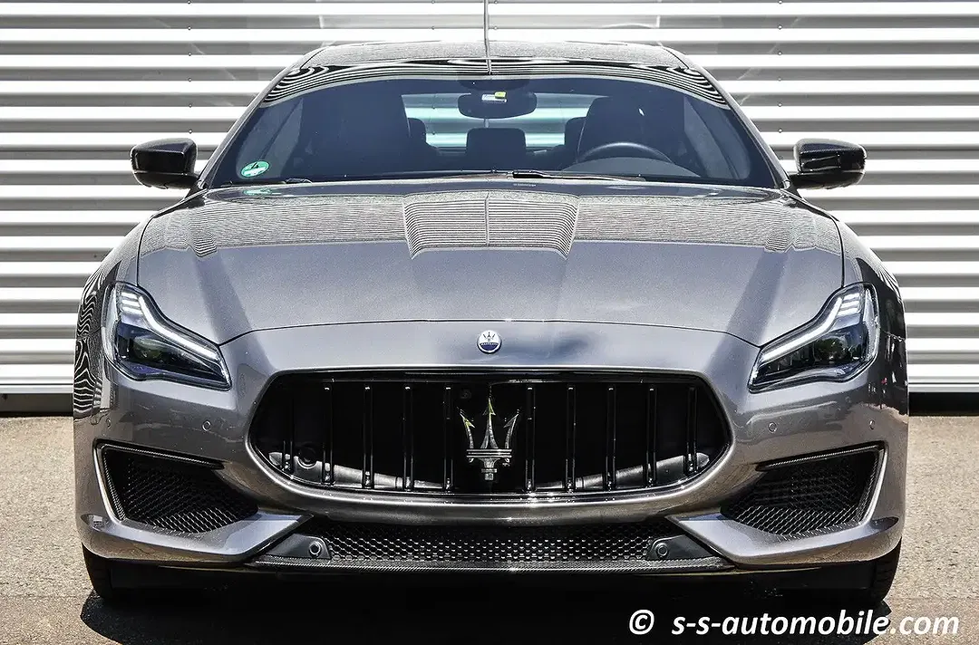 Maserati Quattroporte V8 Trofeo - Thumbnail 3