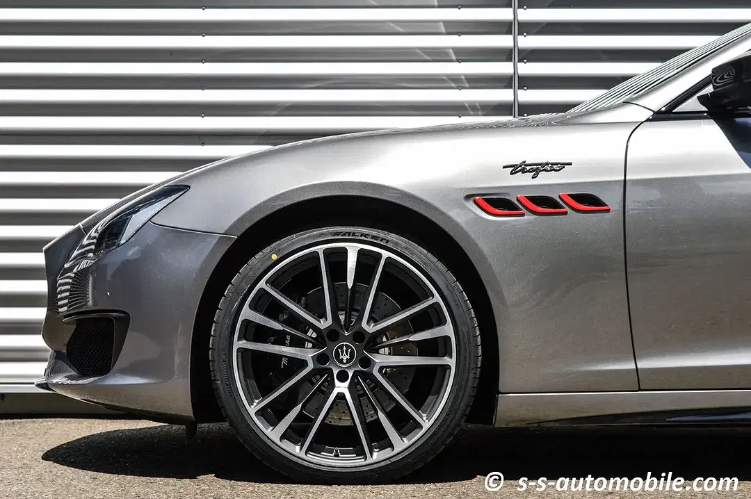 Maserati Quattroporte V8 Trofeo - Thumbnail 9