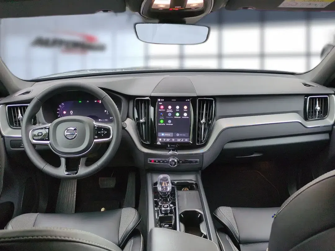 Volvo XC60 Plus Dark - Thumbnail 11