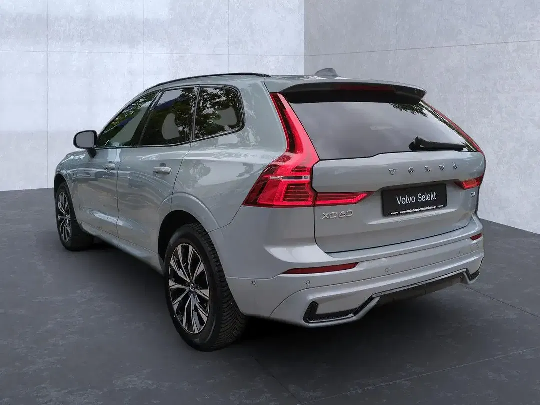 Volvo XC60 Plus Dark - Thumbnail 3
