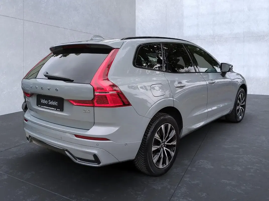 Volvo XC60 Plus Dark - Thumbnail 5