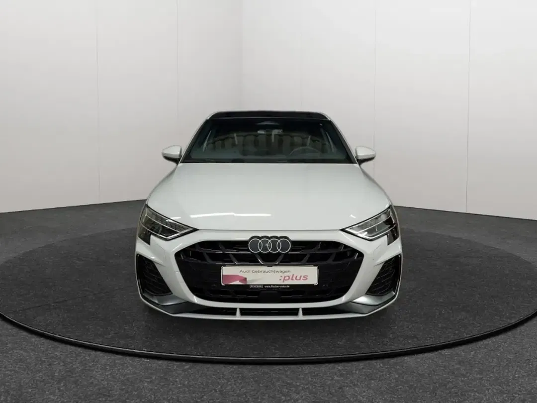 Audi A3 TFSI S tronic Matrix LED Sportback S line - foto 1