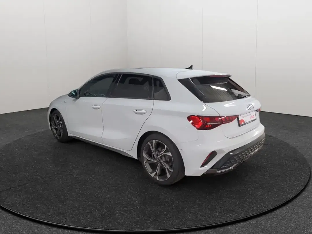 Audi A3 TFSI S tronic Matrix LED Sportback S line - Thumbnail 3