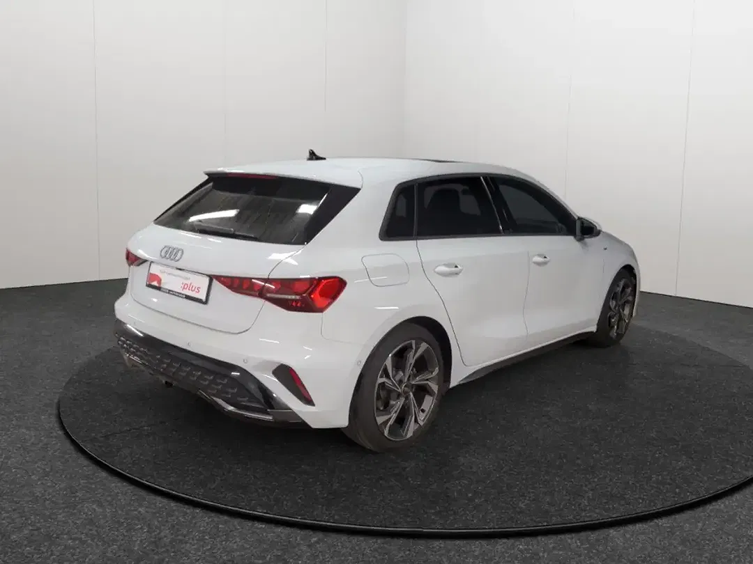 Audi A3 TFSI S tronic Matrix LED Sportback S line - Thumbnail 4