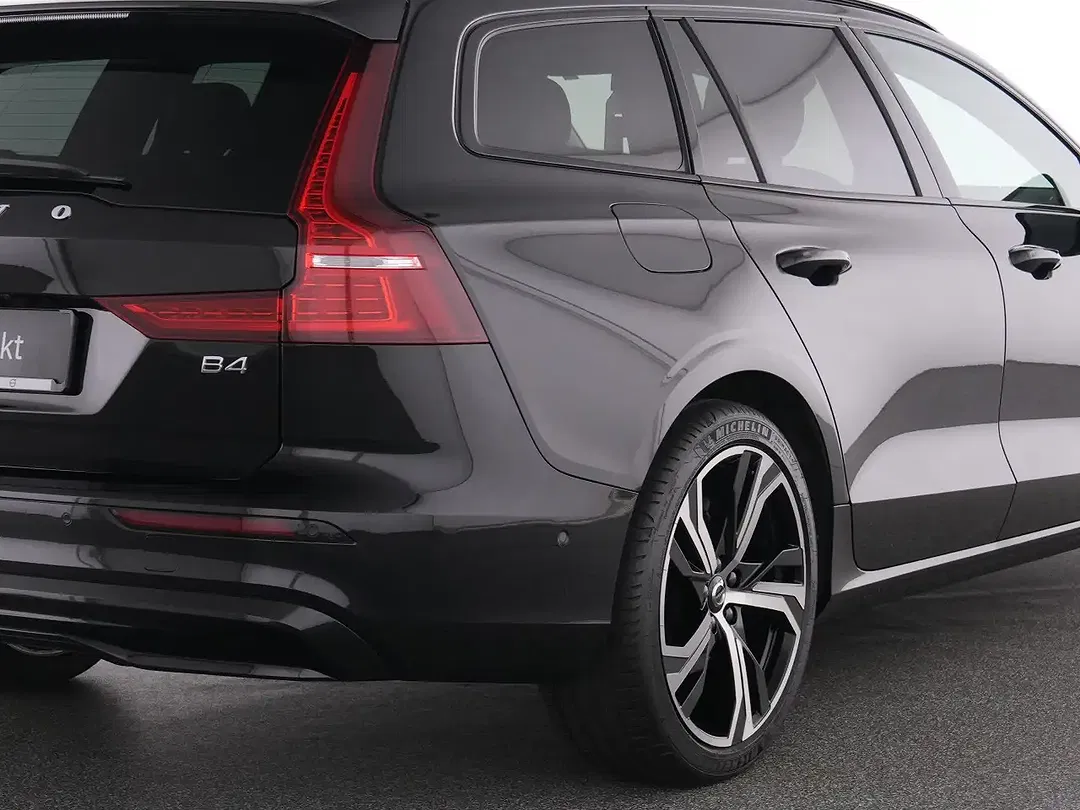 Volvo V60 B4 Plus Dark - Thumbnail 9