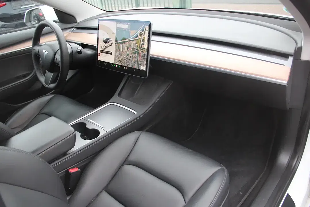 Tesla Model 3 AWD Dual Motor Long Range - Thumbnail 14