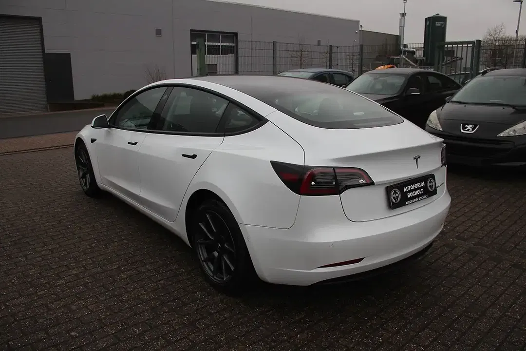 Tesla Model 3 AWD Dual Motor Long Range - Thumbnail 4