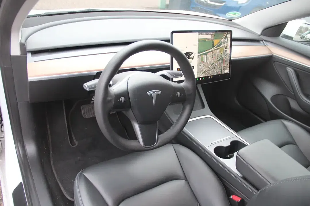 Tesla Model 3 AWD Dual Motor Long Range - Thumbnail 9
