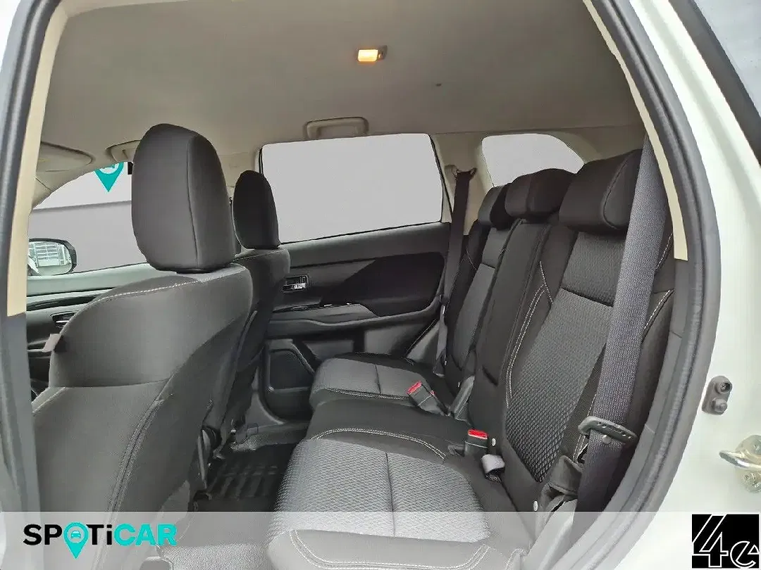 Mitsubishi Outlander PHEV 4WD - Thumbnail 10
