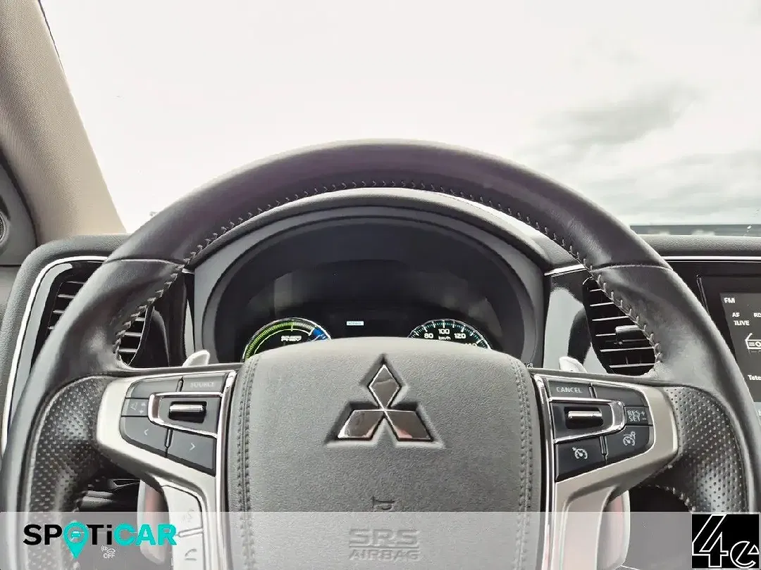 Mitsubishi Outlander PHEV 4WD - Thumbnail 14