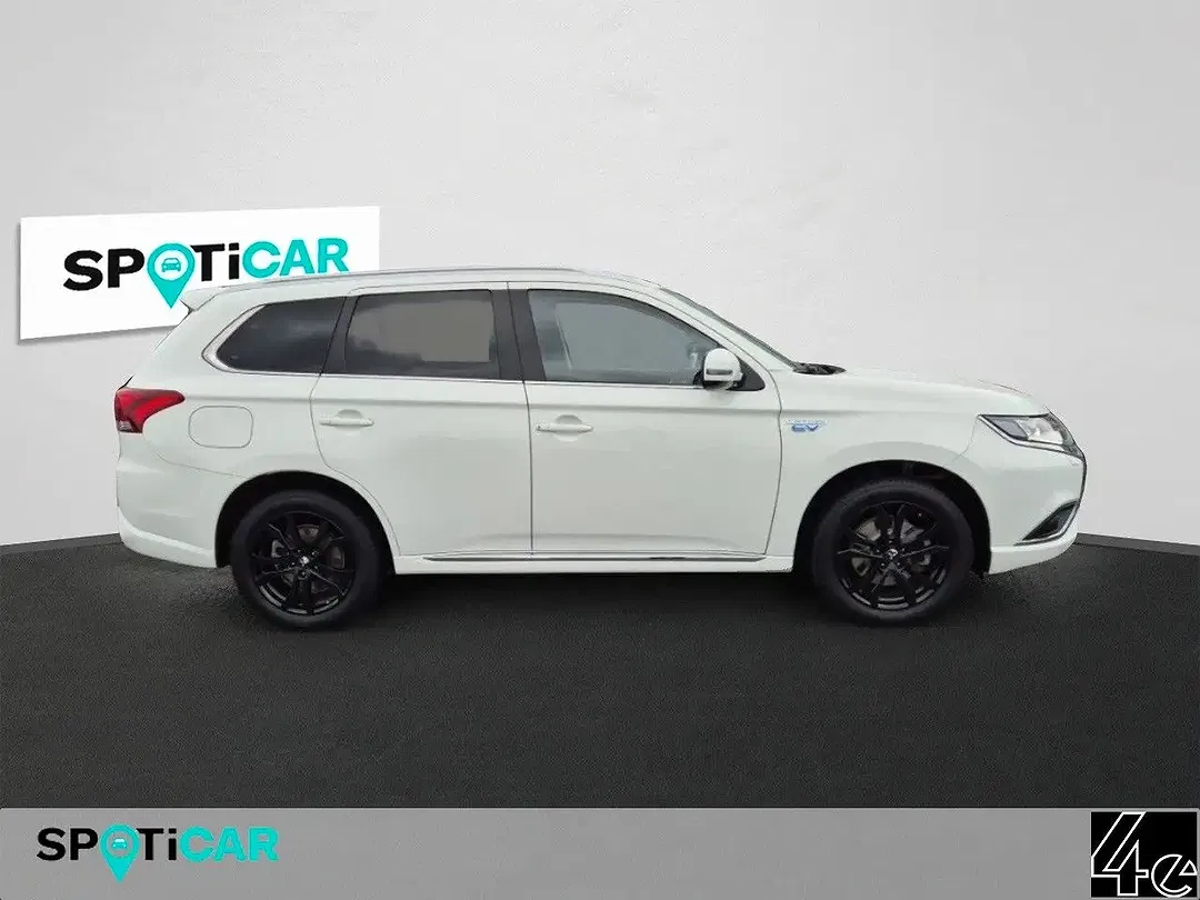 Mitsubishi Outlander PHEV 4WD - Thumbnail 4