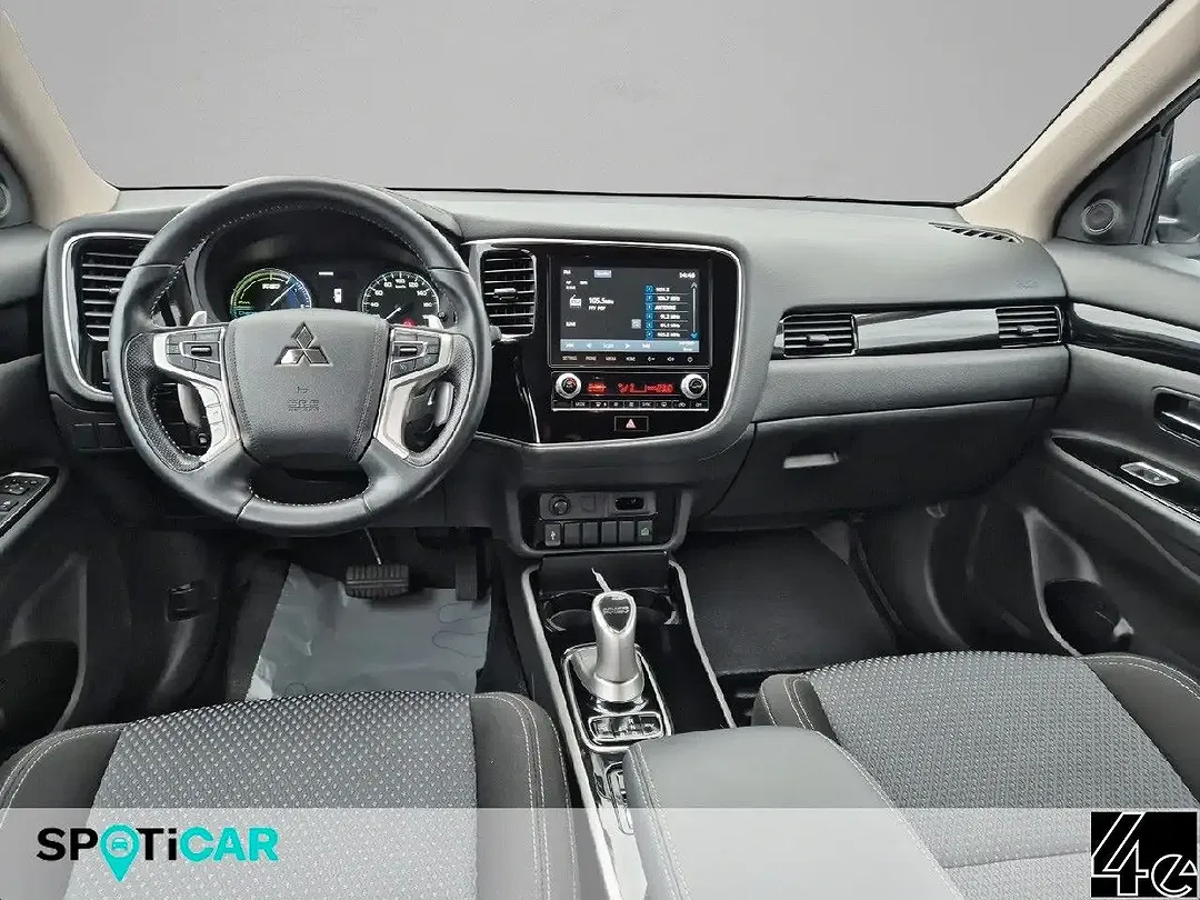 Mitsubishi Outlander PHEV 4WD - Thumbnail 8