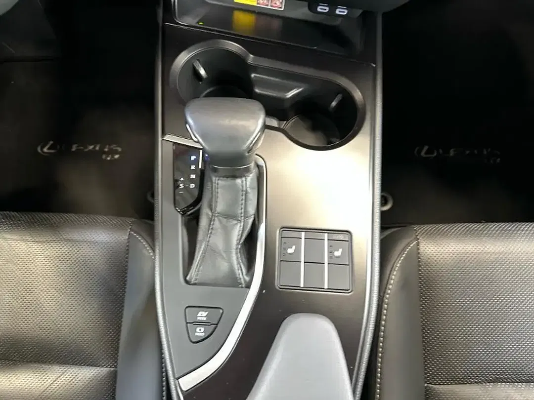 Lexus UX 250h Business Line - Thumbnail 19