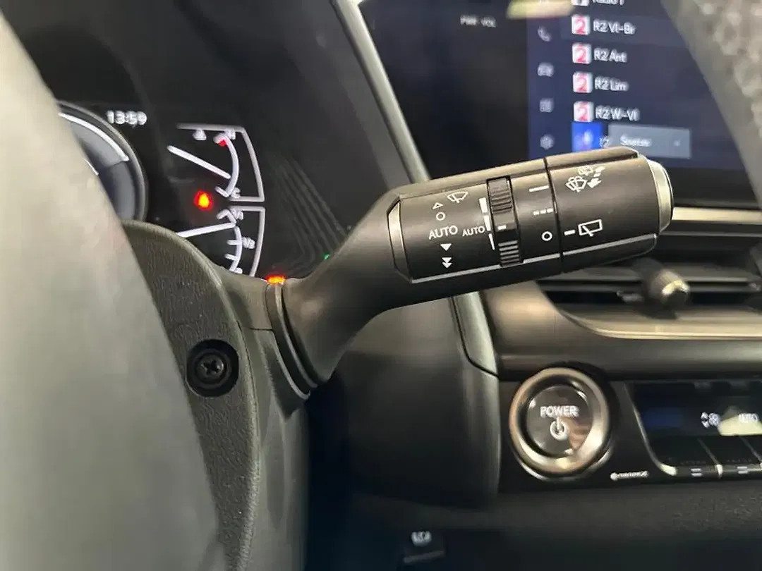 Lexus UX 250h Business Line - Thumbnail 24