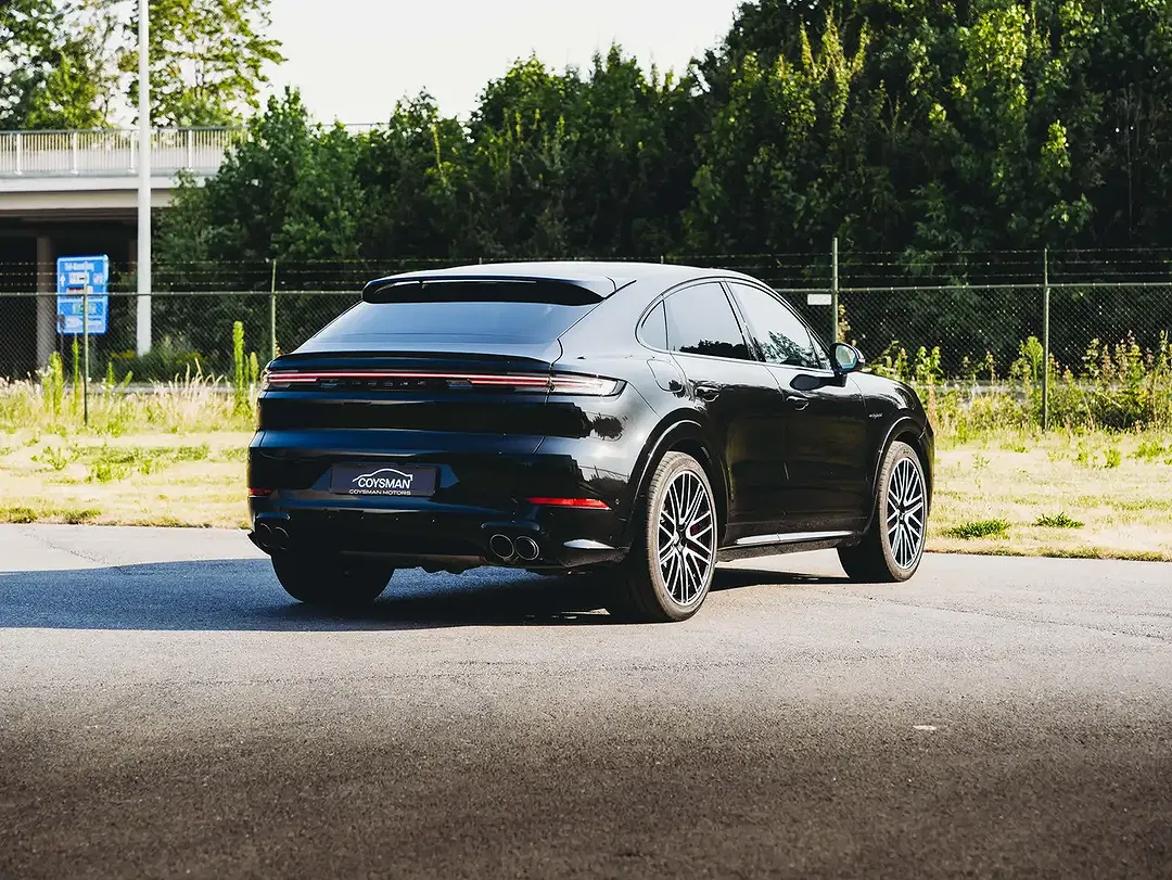 Porsche Cayenne E-Hybrid Sport Design S Coupe - Thumbnail 4