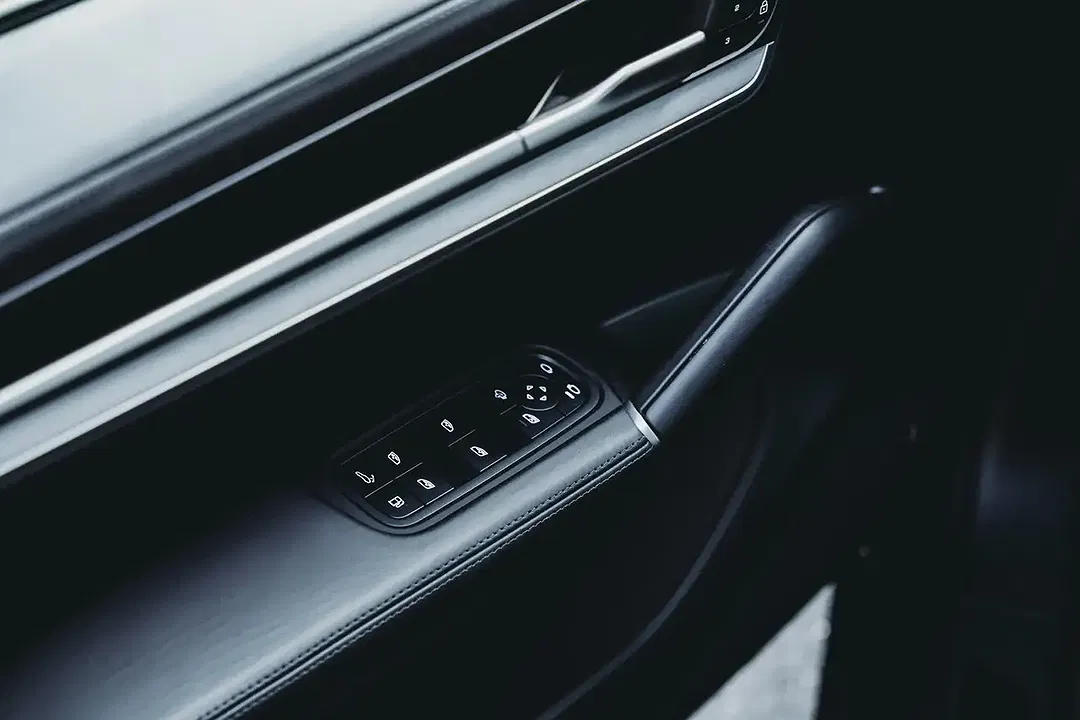 Porsche Cayenne E-Hybrid Sport Design S Coupe - Thumbnail 8