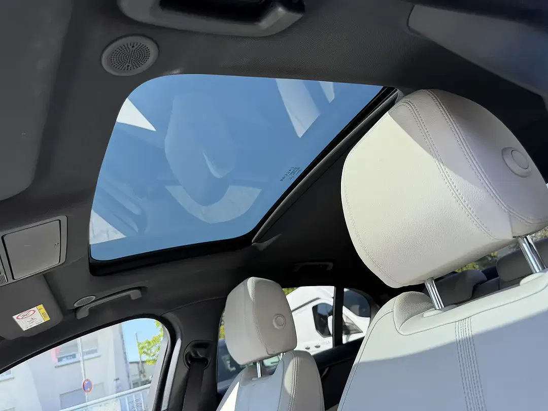 Jaguar XE R-Dynamic Black - Thumbnail 14