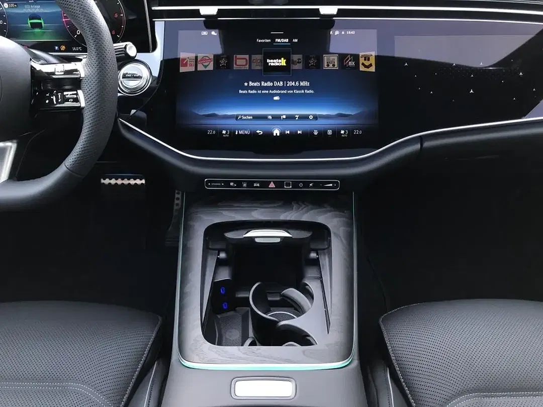 Mercedes-Benz E 450 4MATIC AMG MBUX Burmester - foto 14