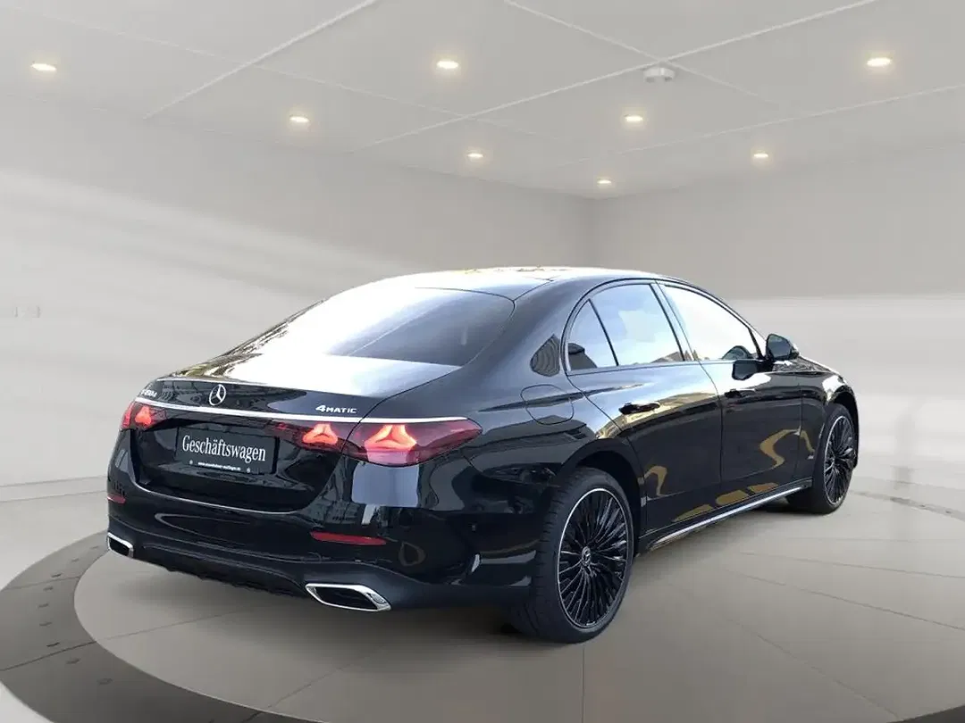 Mercedes-Benz E 450 4MATIC AMG MBUX Burmester - foto 2