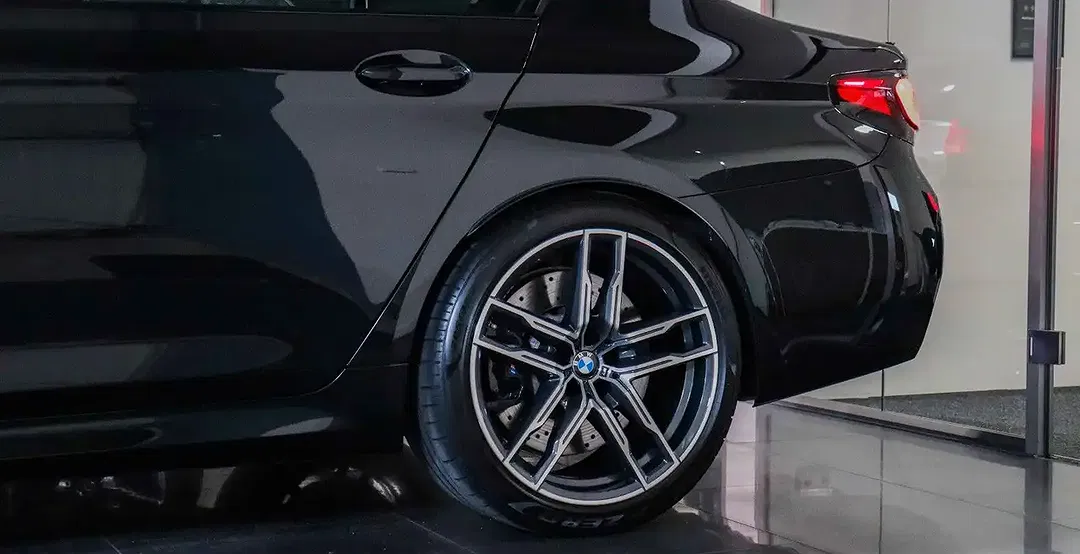 BMW M5 - Thumbnail 5