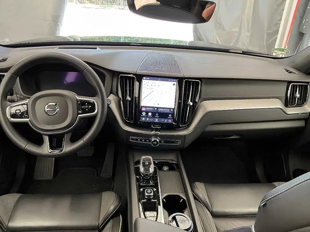 Volvo XC60 B4 AWD Ultimate Dark - Thumbnail 5