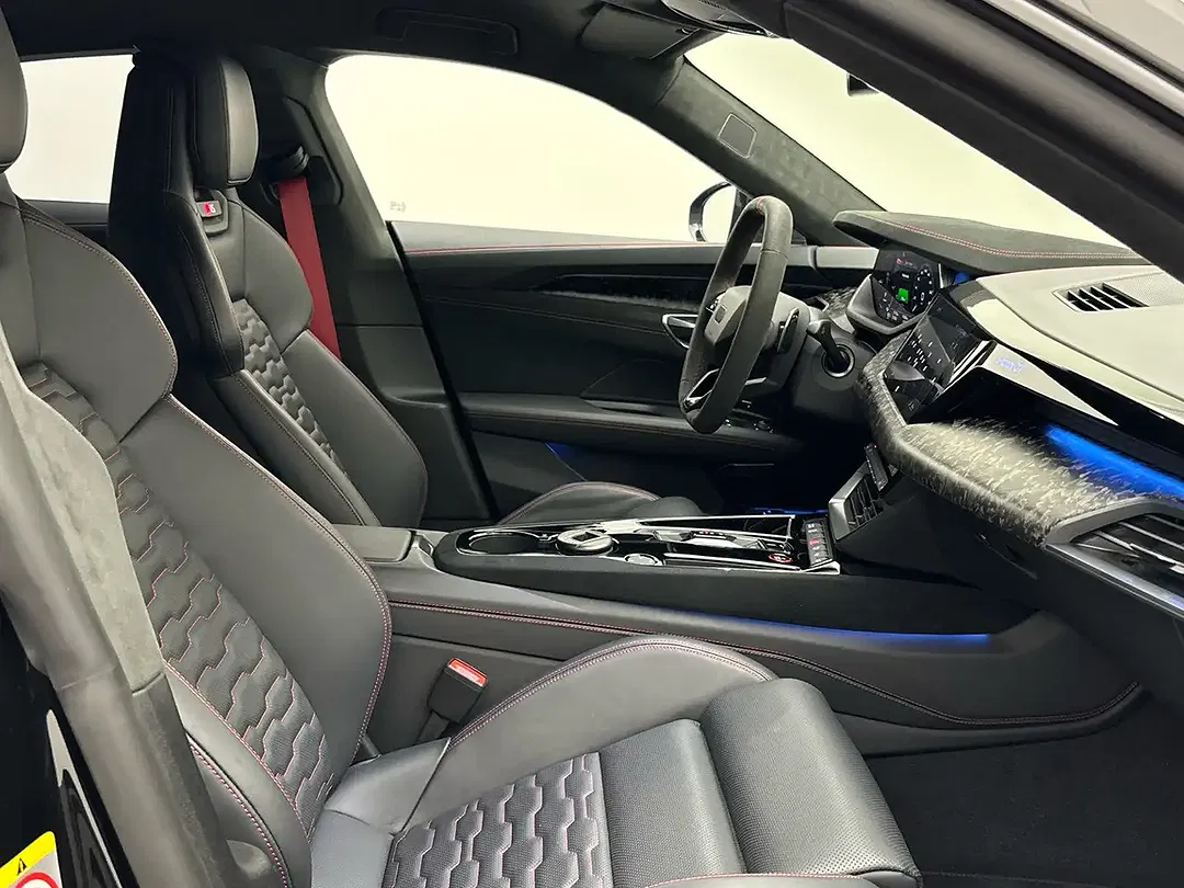 Audi RS e-tron GT quattro performance Matrix LED - Thumbnail 9