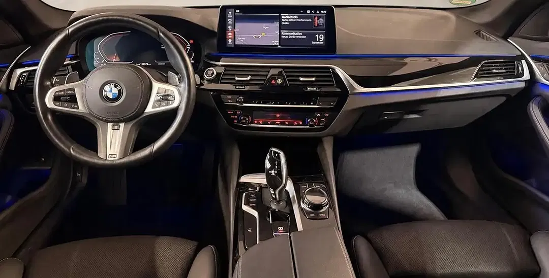 BMW 530 xDrive M Sport - Thumbnail 13