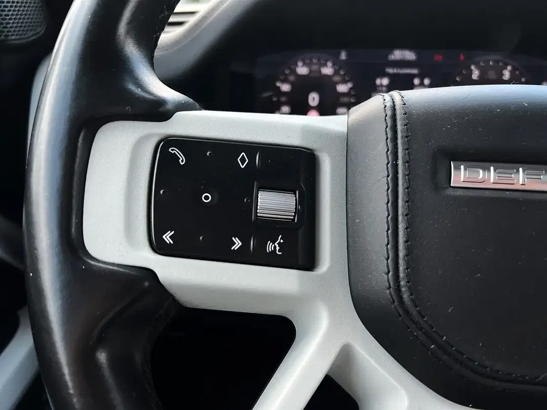 Land Rover Defender D240 110 HSE - Thumbnail 14