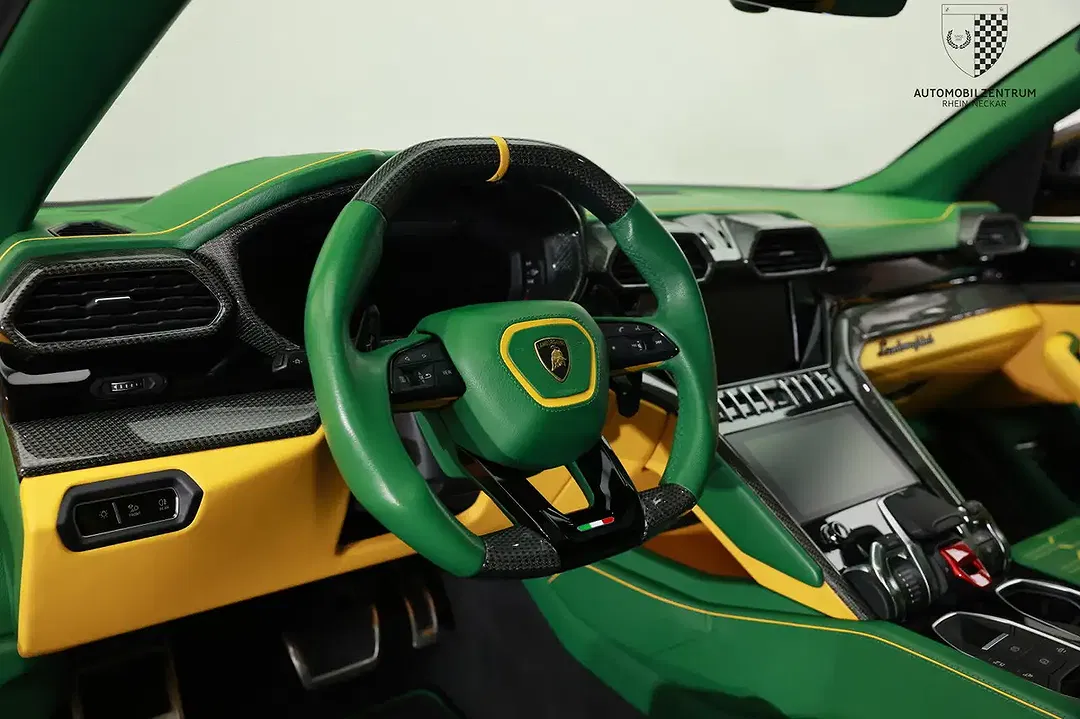 Lamborghini Urus - Thumbnail 14