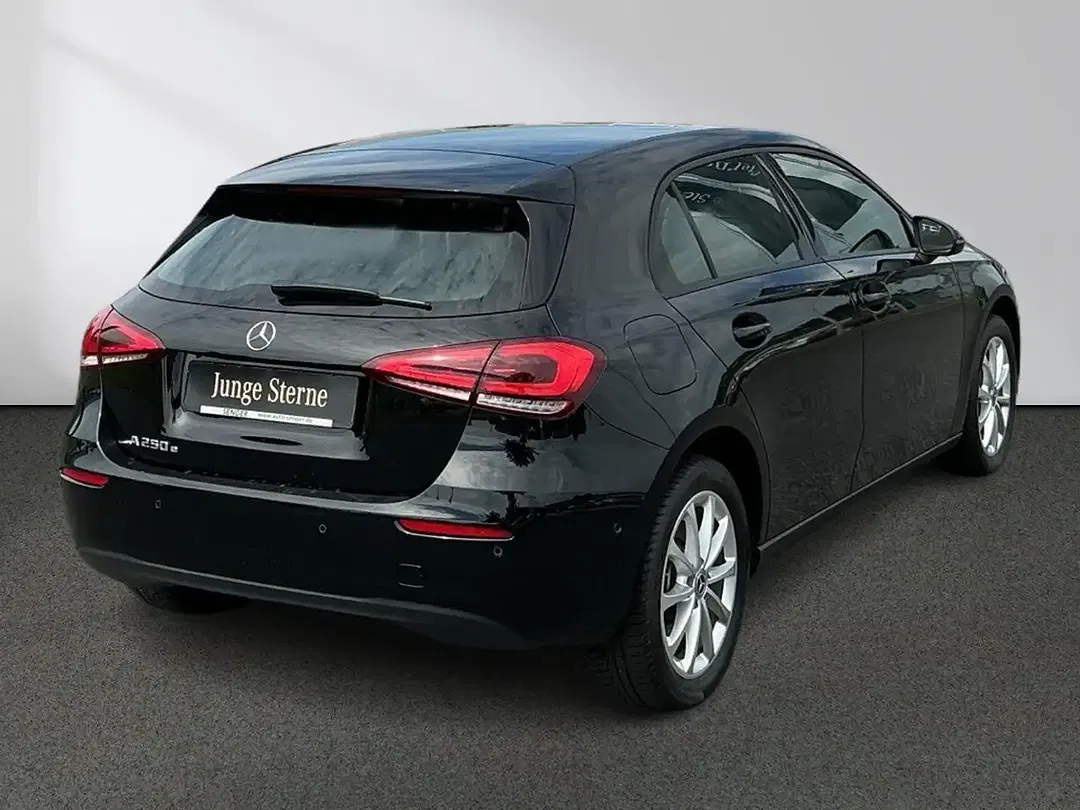 Mercedes-Benz A 250 MBUX - Thumbnail 3