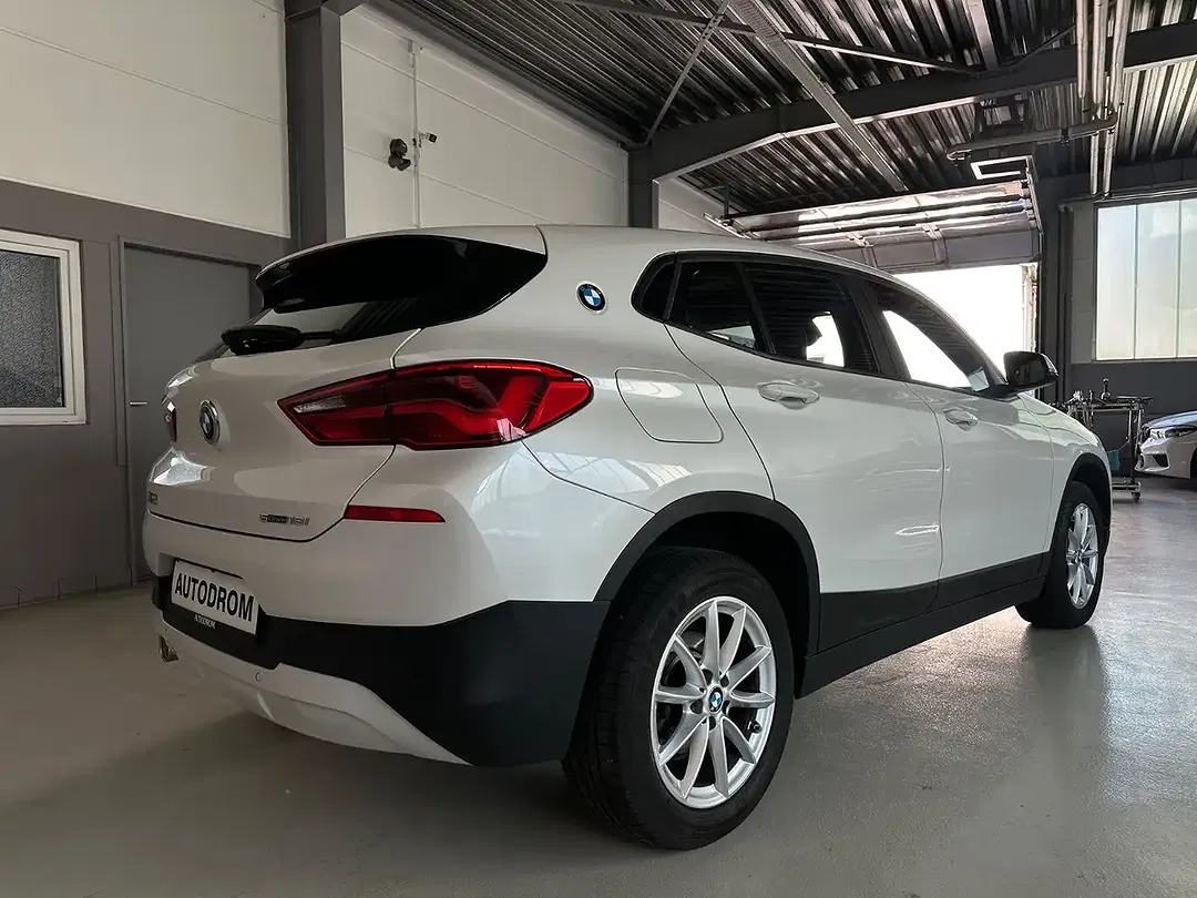 BMW X2 sDrive Business - Thumbnail 4