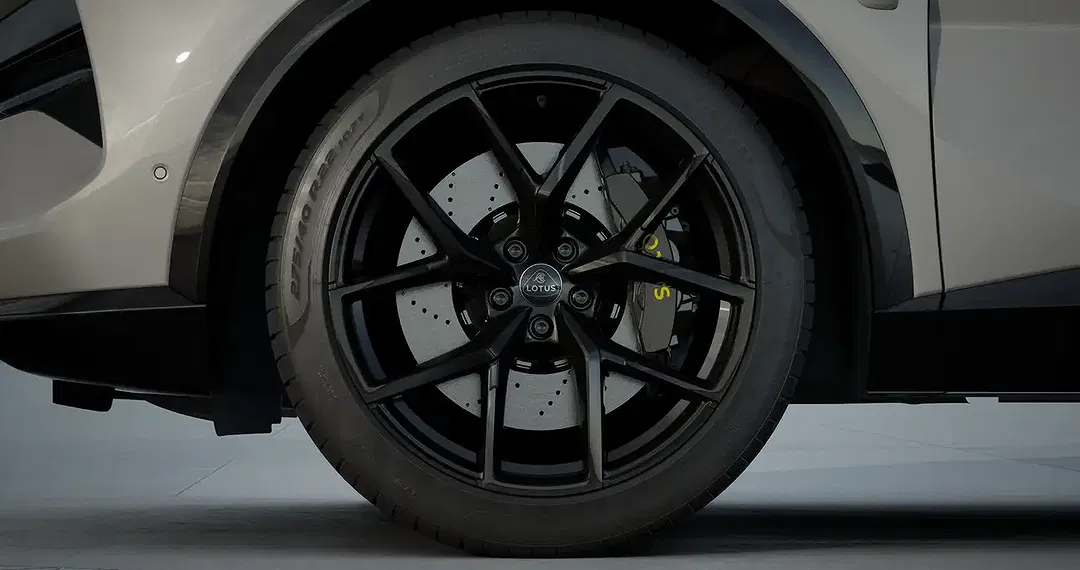 Lotus Eletre 600 GT - foto 15