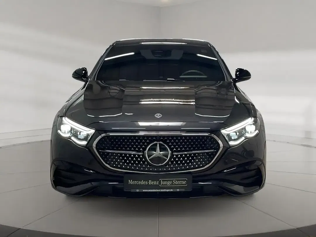 Mercedes-Benz E 220 AMG MBUX Burmester Night - Thumbnail 5