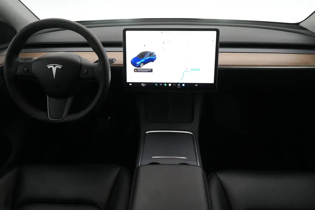 Tesla Model Y Dual Motor Long Range - Thumbnail 14