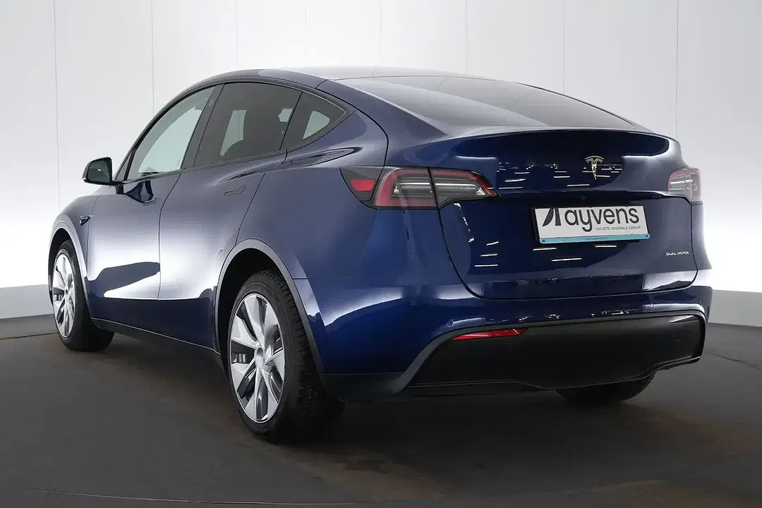 Tesla Model Y Dual Motor Long Range - Thumbnail 5