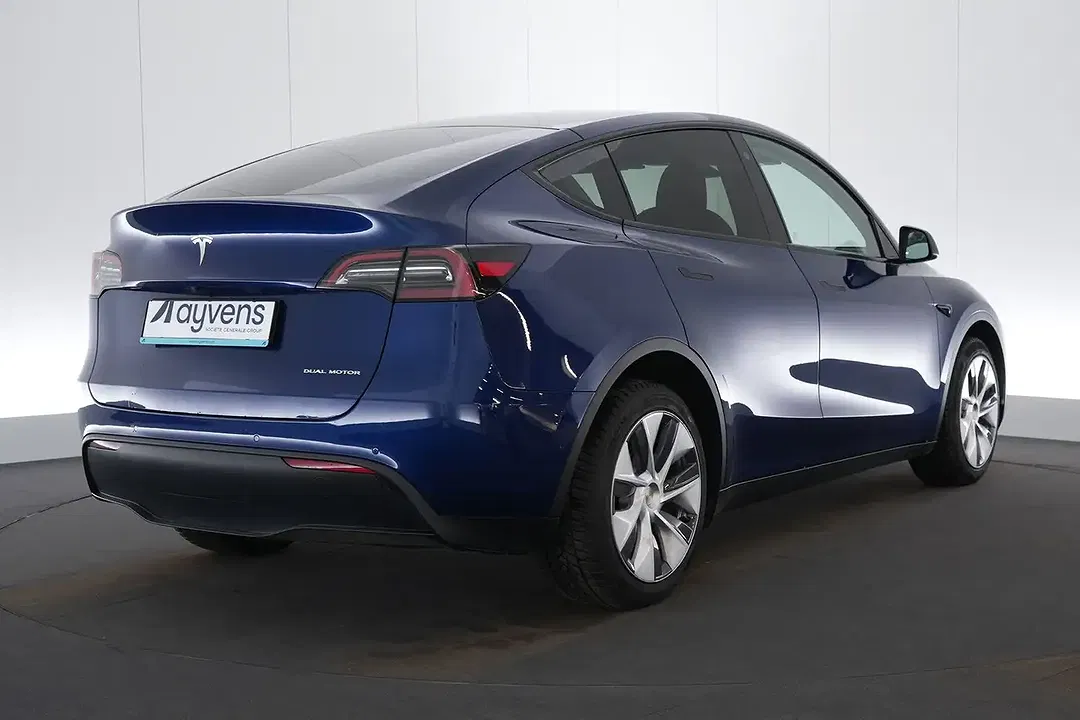 Tesla Model Y Dual Motor Long Range - Thumbnail 8