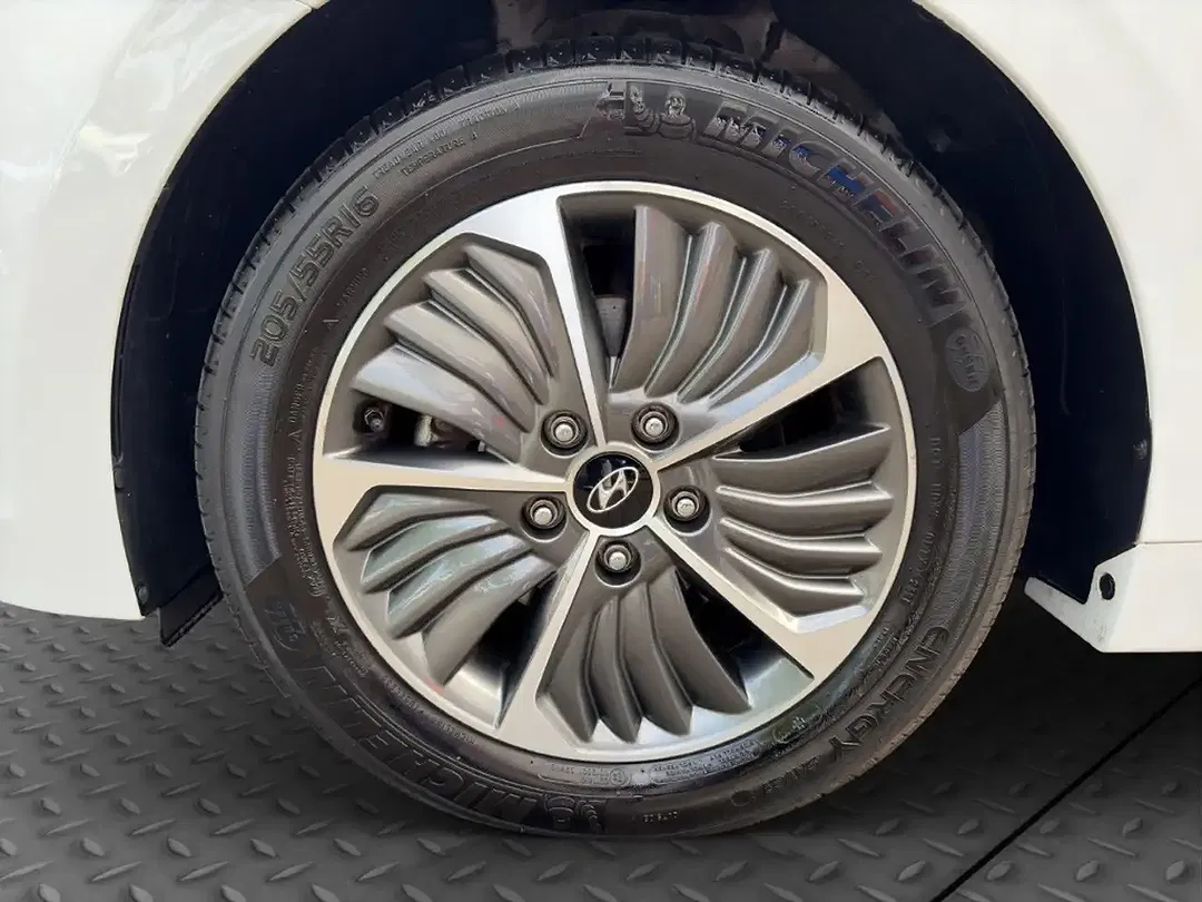 Hyundai IONIQ 1.6 PHEV GDI Style - Thumbnail 6