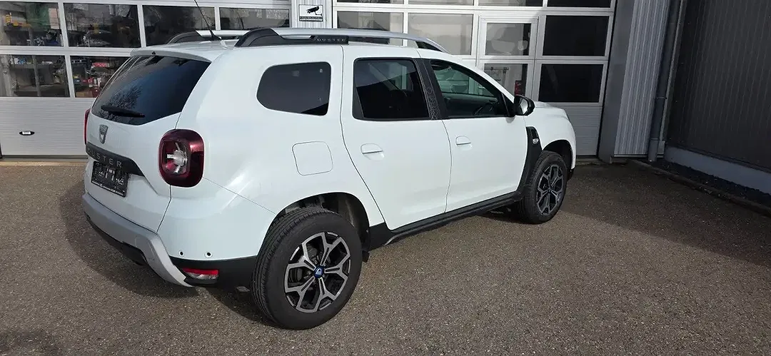 Dacia Duster Celebration - Thumbnail 4