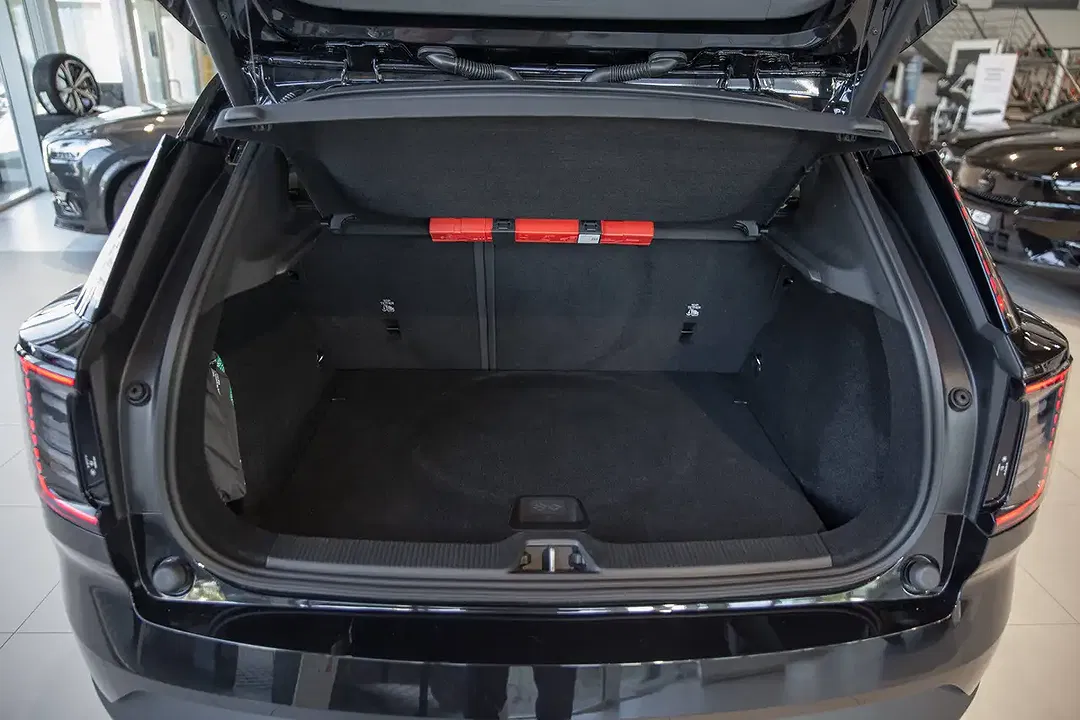 Volvo EX30 Extended Range Ultra Black Edition - foto 15